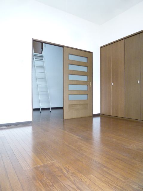 Living and room. Large living.