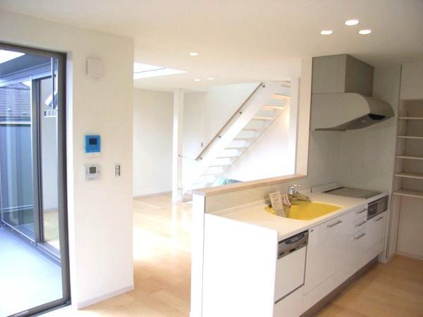 Same specifications photos (living). Living example of construction