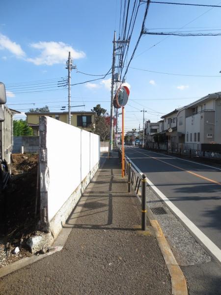 Local photos, including front road. Local front road