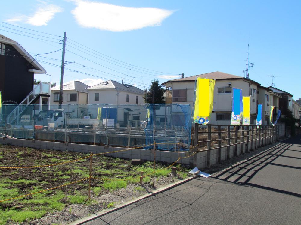 Local photos, including front road. Local (10 May 2013) Shooting