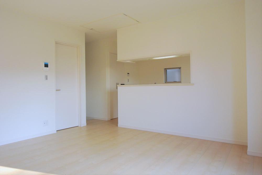 Living. Selling local