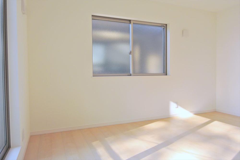 Living. Selling local