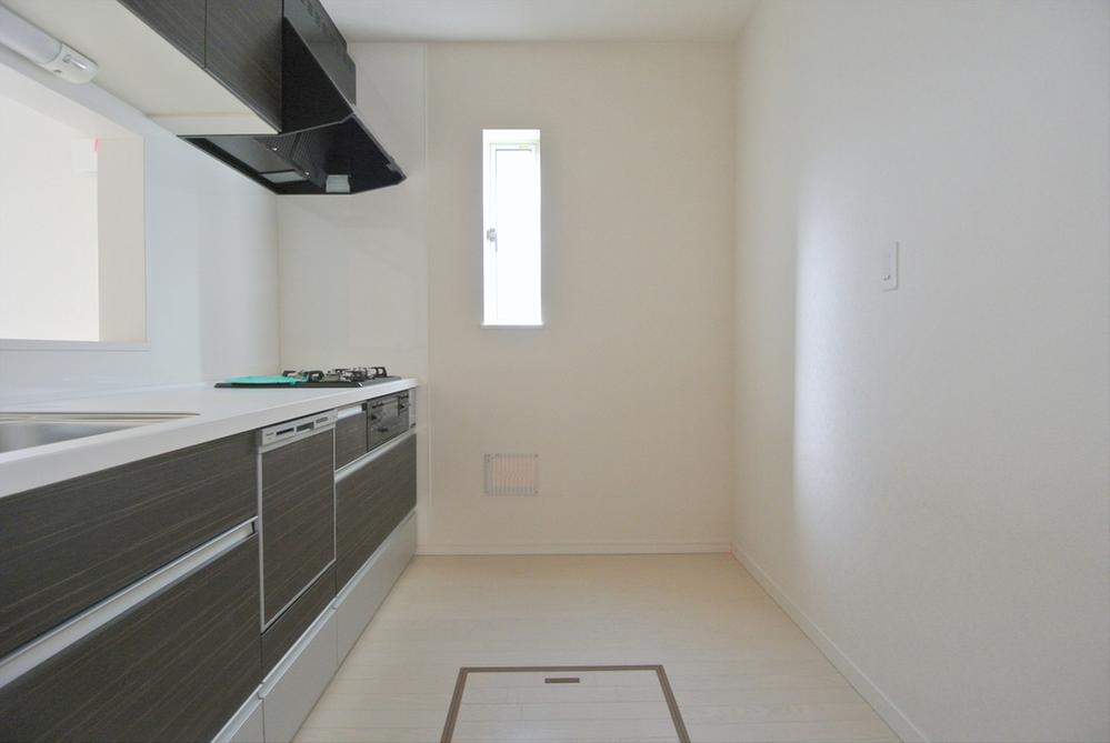 Kitchen. Selling local