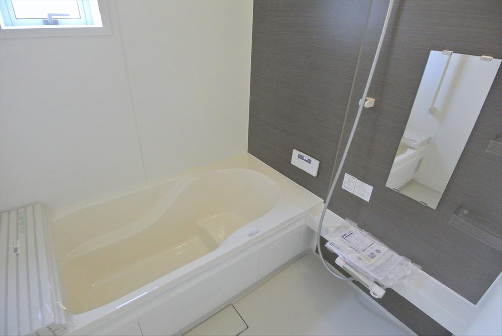 Bathroom. Selling local