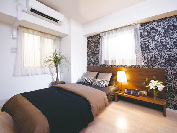 Interior.  [Western-style (1)] Increasing the depth of peace according to the deepening of the night, Spread the space of quality.