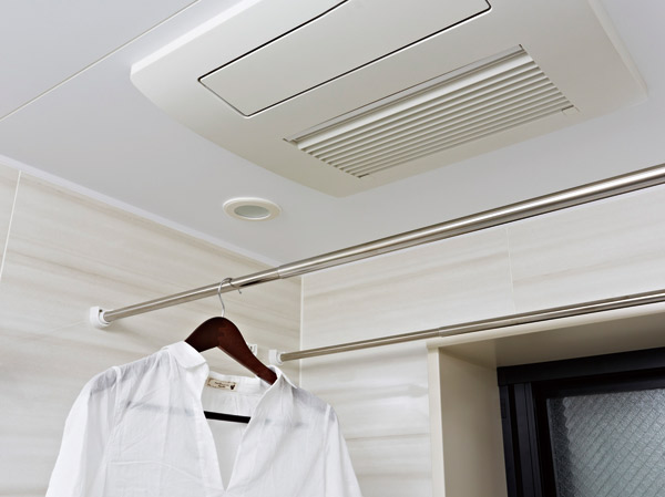 Bathing-wash room.  [TES bathroom heating dryer] Drying function to be active to dry laundry in the rain. With a heating function to warm the entire bathroom in the cold season, You can enjoy a comfortable bath time.