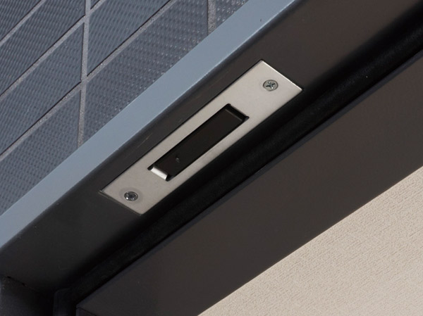 Security.  [Security sensors (entrance)] Sensor senses a suspicious person of intrusion. An alarm, To notify the Security Center.  ※ It will also be installed in some type of window.