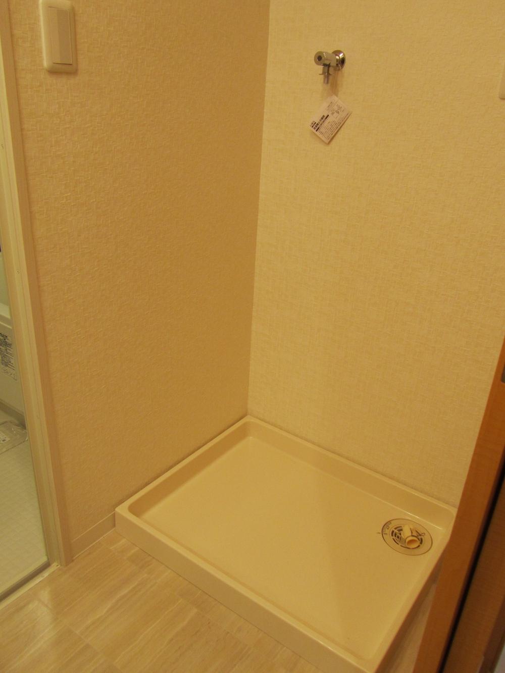 Wash basin, toilet. Indoor (12 May 2013) Shooting