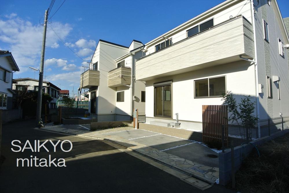 Local appearance photo. Selling local