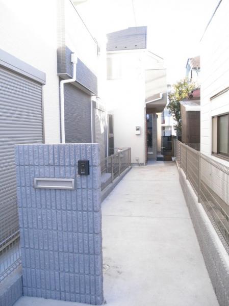 Local photos, including front road. Local Photos