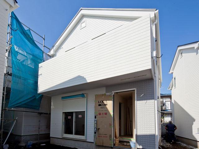 Local appearance photo. Local (11 May 2013) Shooting