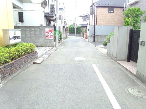 Local photos, including front road. Local (July 2013) Shooting