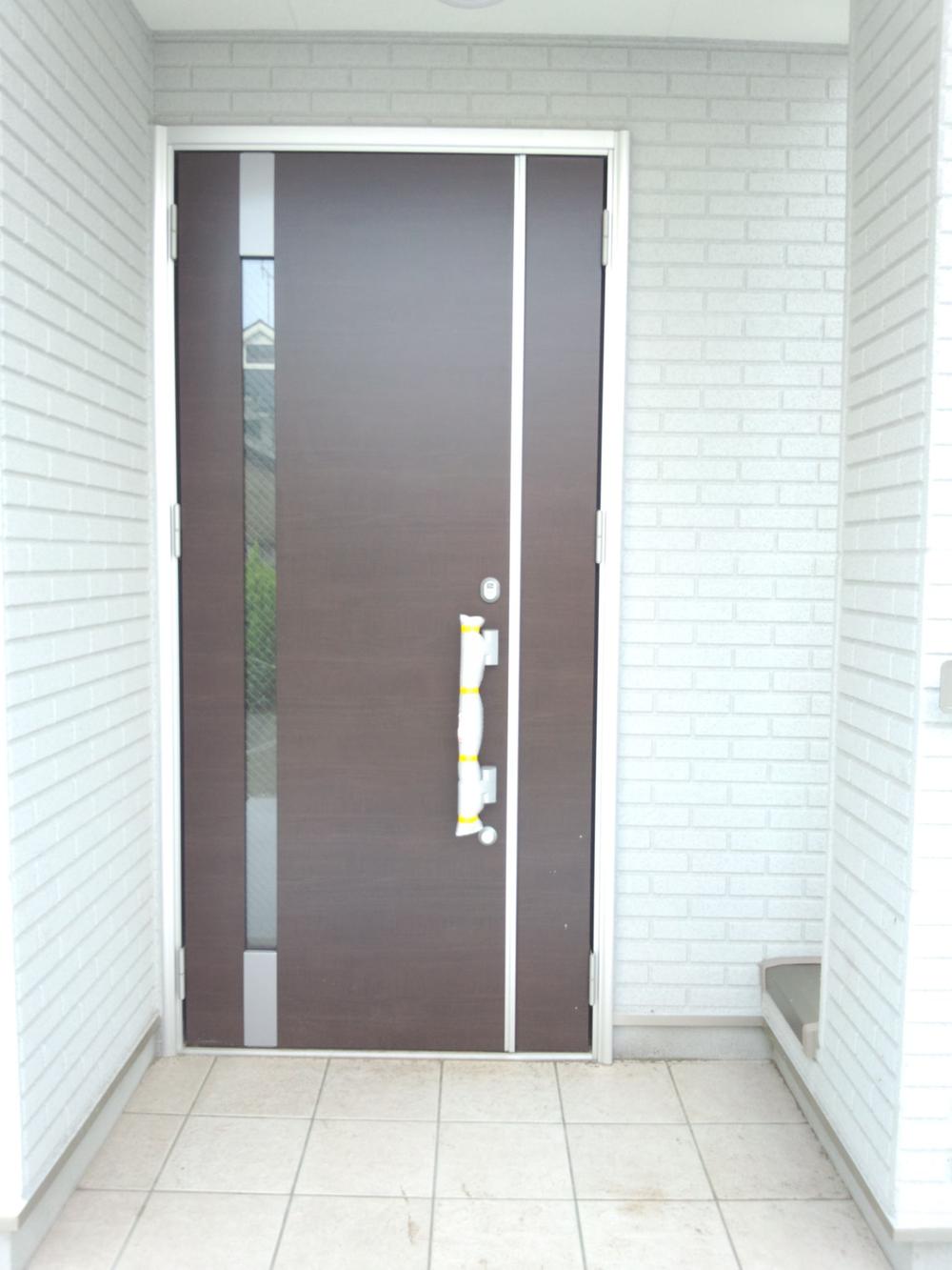 Entrance. Local (August 2013) Shooting