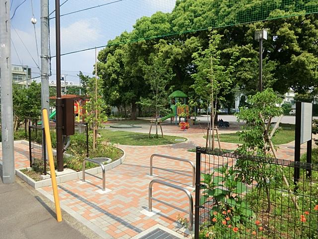 park. 480m until Ishihara Komae park