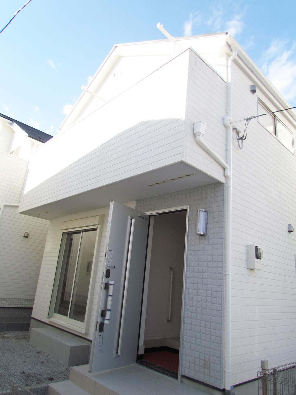 Local appearance photo. December 2013 shooting Building 3