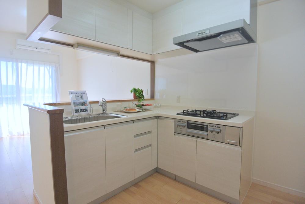 Kitchen. Selling local