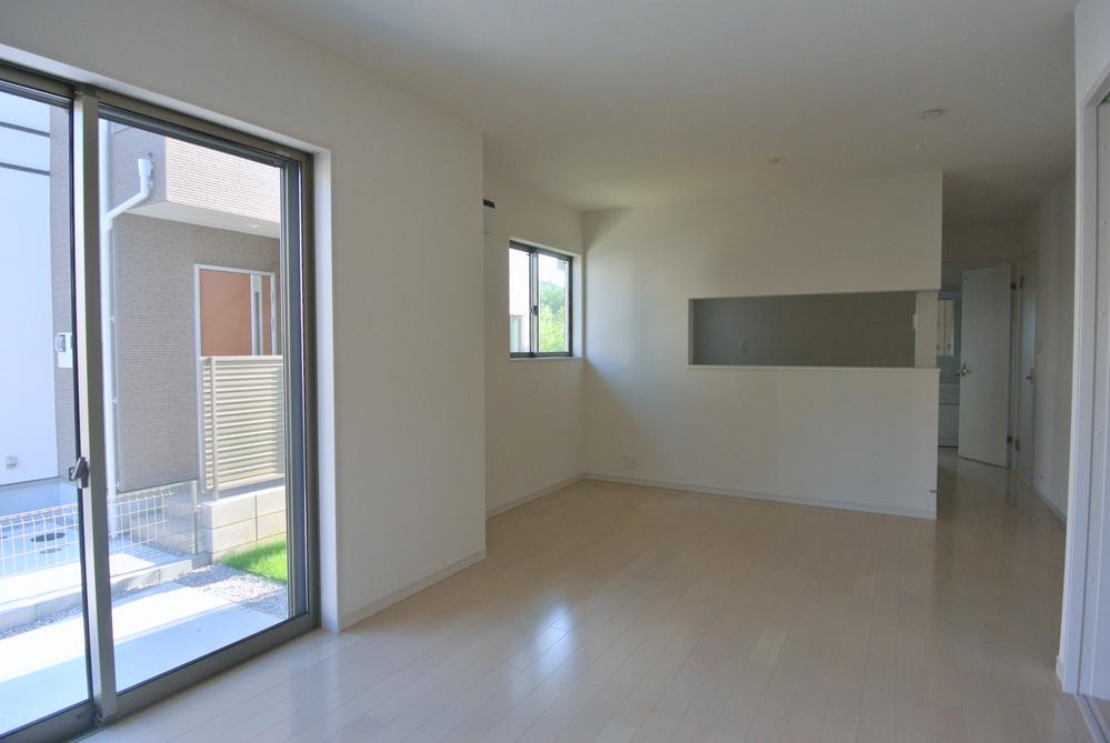 Same specifications photos (living). Seller same specifications