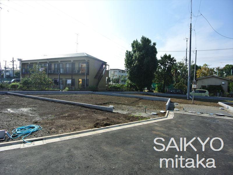 Local photos, including front road. Selling local 2013 October shooting