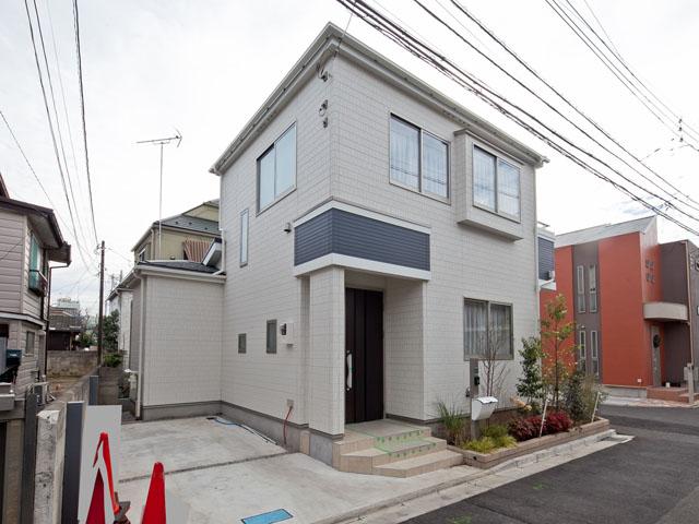 Local appearance photo. Local (12 May 2013) Shooting