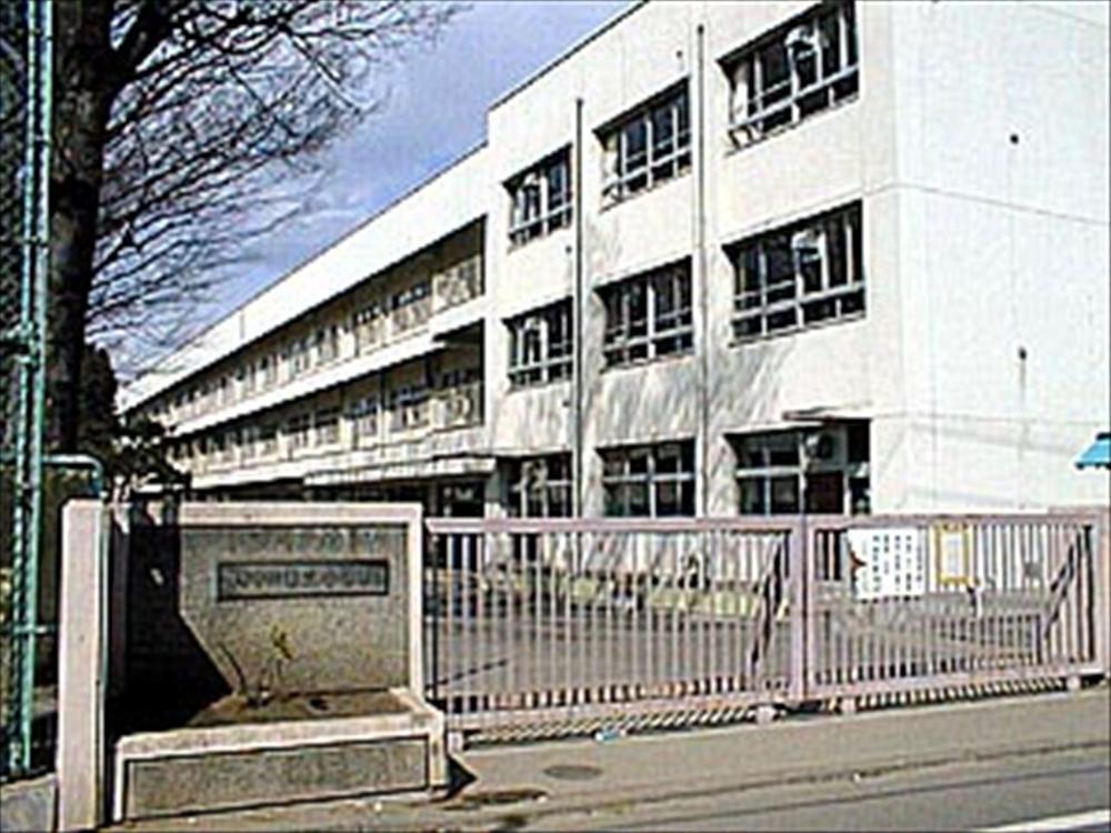Primary school. Chofu Municipal third to elementary school 802m