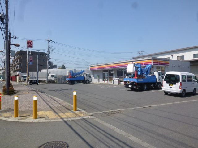 Convenience store. 580m to the Circle K (convenience store)