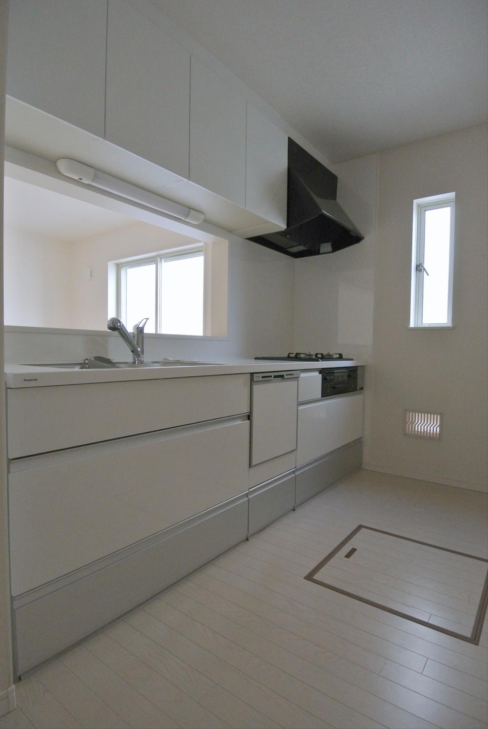 Kitchen. Selling local