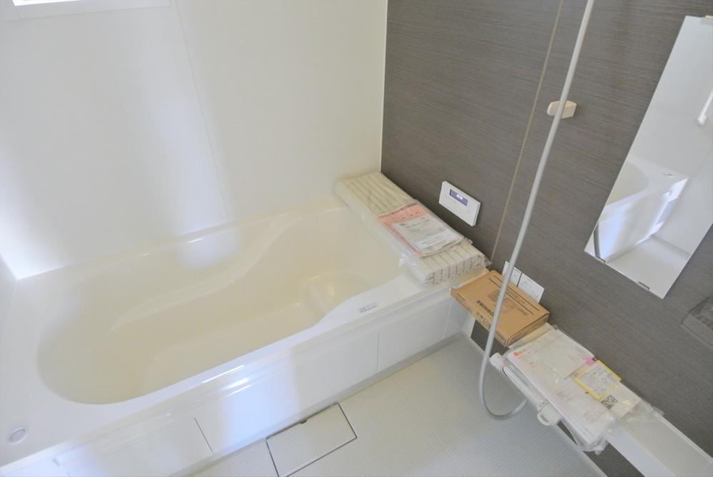 Bathroom. Selling local