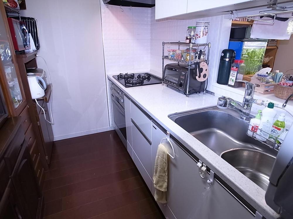Kitchen. Indoor (September 2013) Shooting