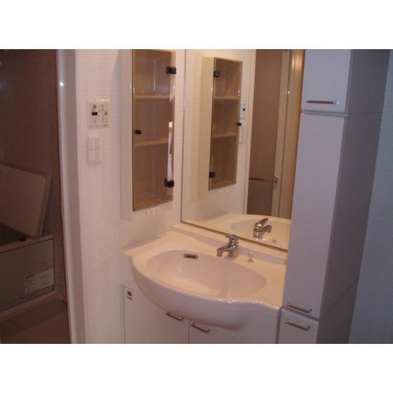 Wash basin, toilet