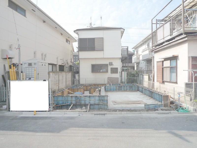 Local appearance photo. Local photo of under construction