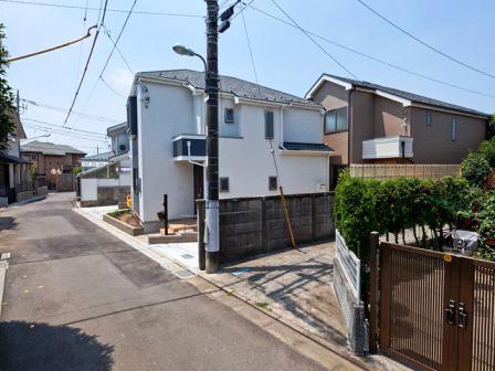 Local photos, including front road. Front road (July 17, 2013) Shooting