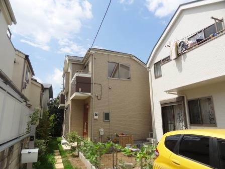 Local appearance photo. 2 Building exterior photos (August 5, 2013) Shooting