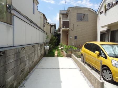 Parking lot. Building 2 parking space (August 5, 2013) Shooting