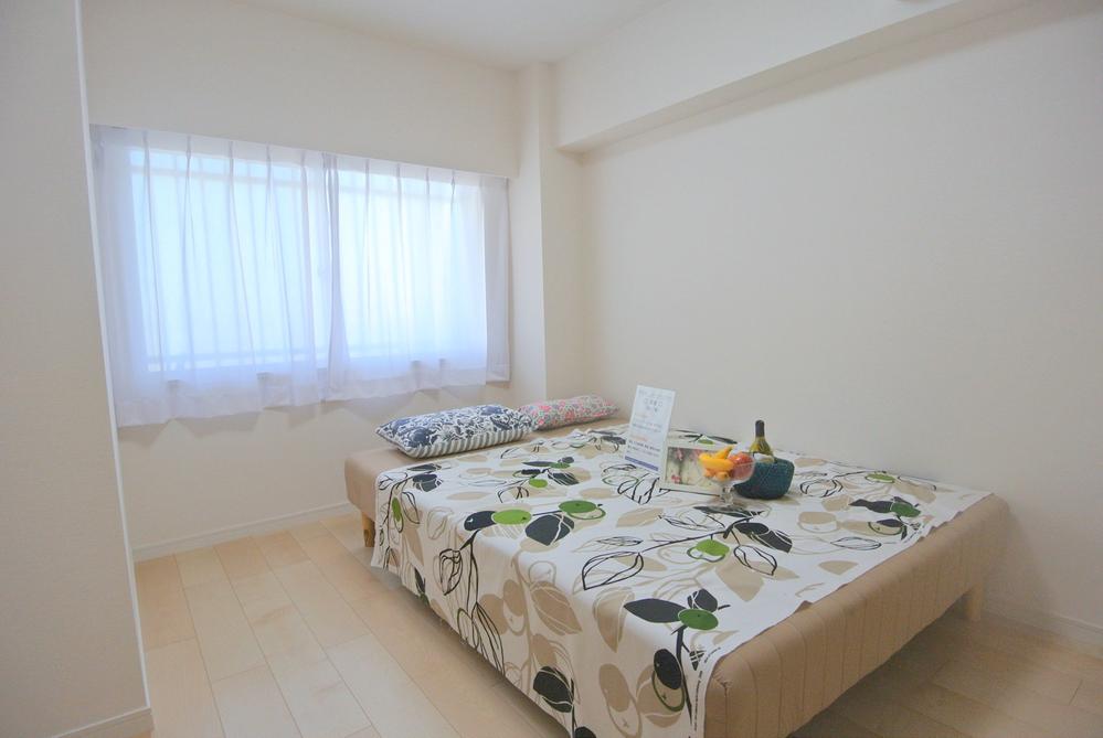 Non-living room. Selling local