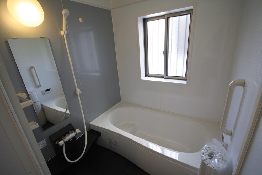 Same specifications photo (bathroom). Seller same specifications