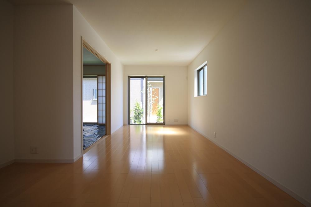 Same specifications photos (living). Seller same specifications