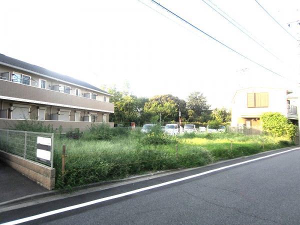 Local photos, including front road. Local Photos