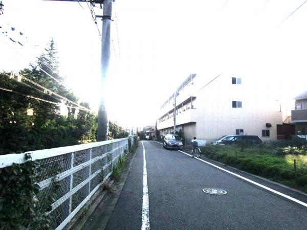 Local photos, including front road. Local front road