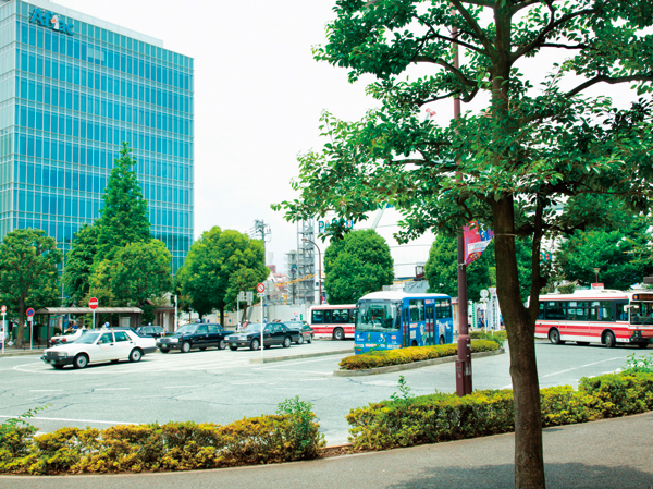 Surrounding environment. Chofu Station south exit Rotary
