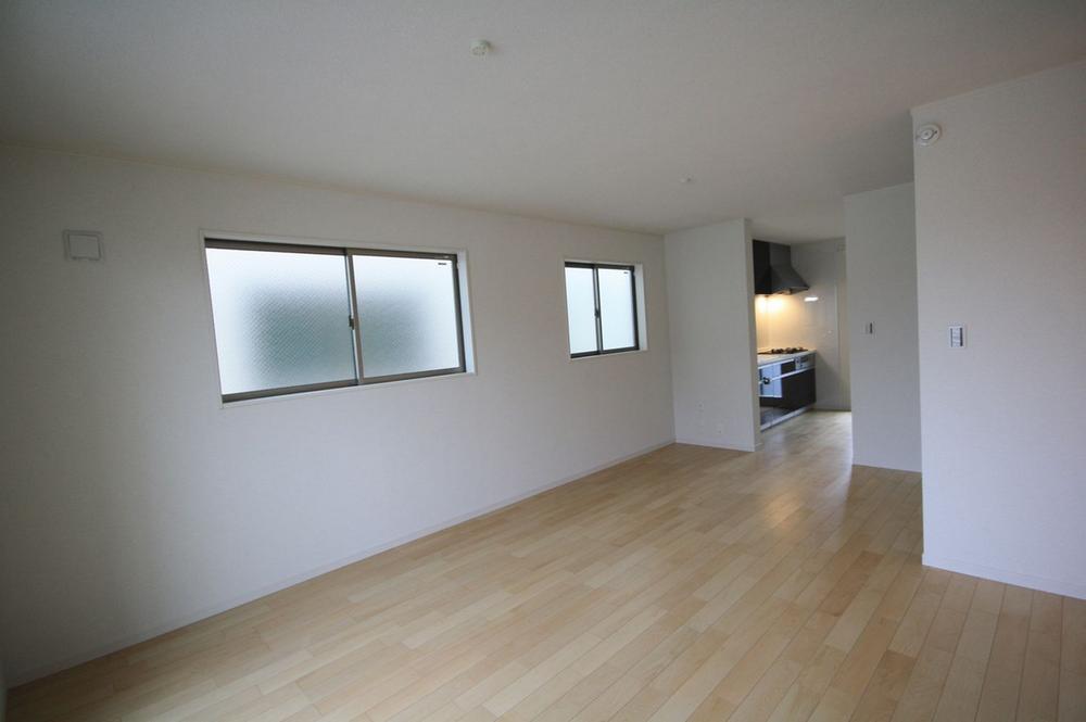 Same specifications photos (living). Seller same specifications