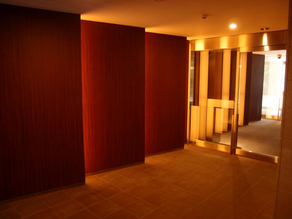 Entrance. Common areas