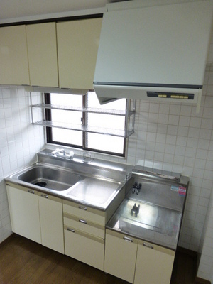 Kitchen. Two-burner stove installation Allowed