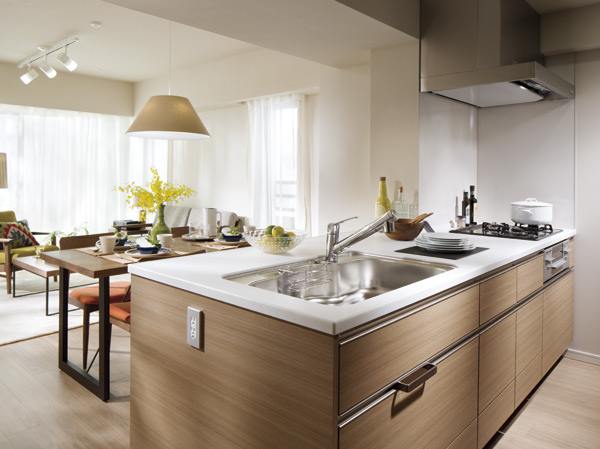 Kitchen.  [living ・ dining ・ kitchen] High Peninsula kitchen sense of unity and dining. Spacious smooth cooking and serving at the counter. The whole family is making it easier to participate in housework.