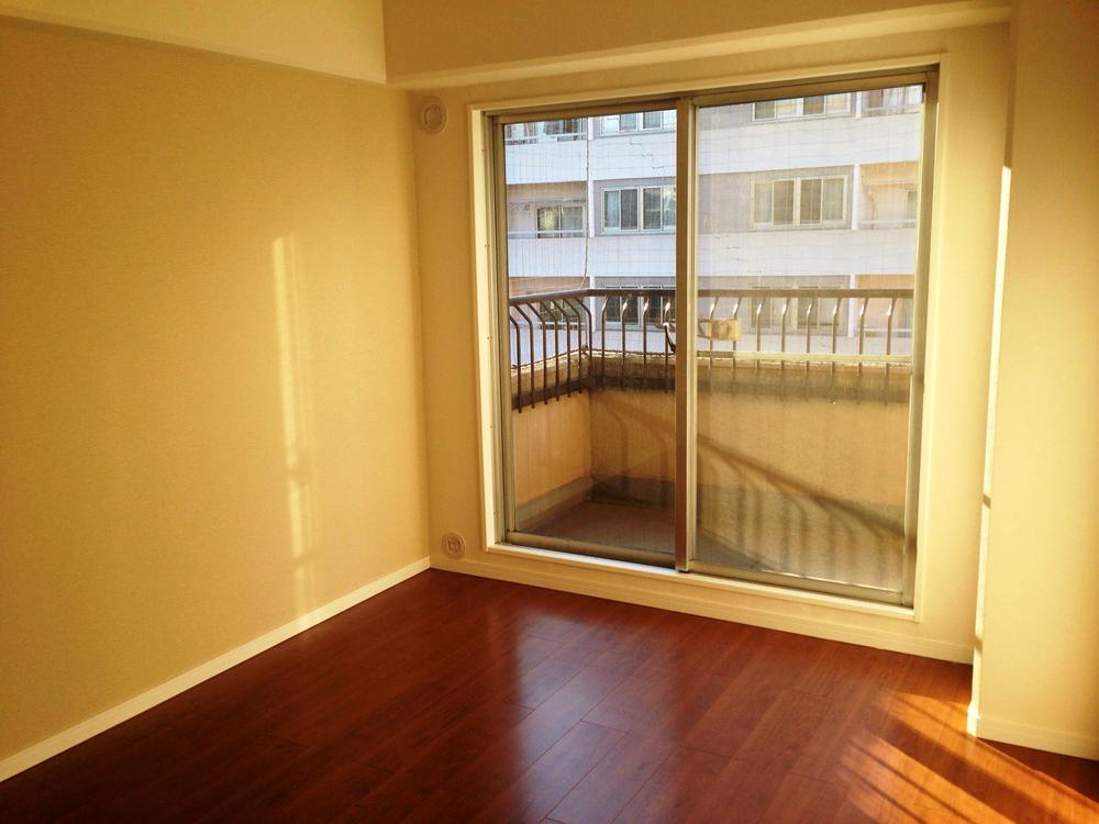 Non-living room. You go out on the balcony also from the indoor (12 May 2013) shooting room.