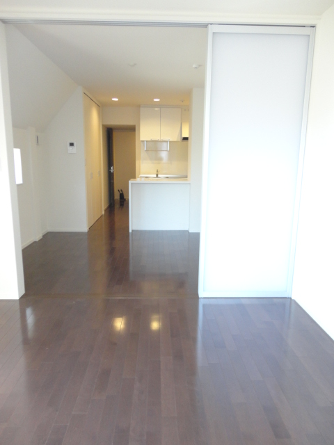 Living and room. Specification image