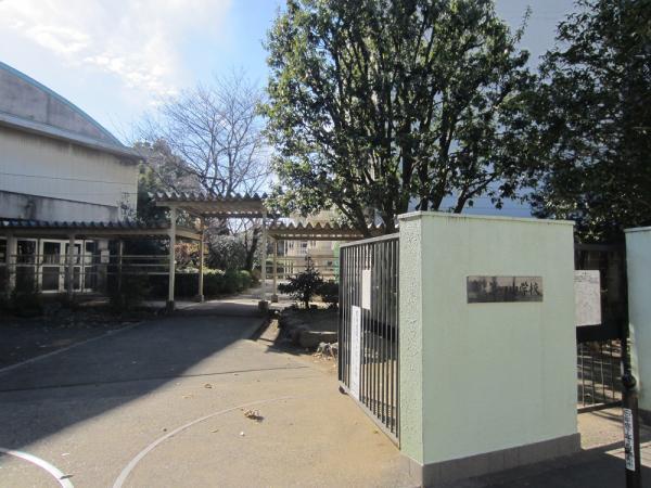 Junior high school. Chofu 1100m walk 15 minutes to the fourth junior high school
