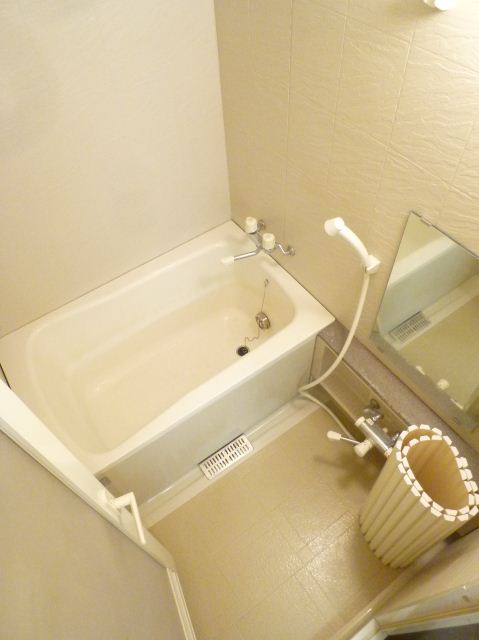 Bath. Popular independent wash basin