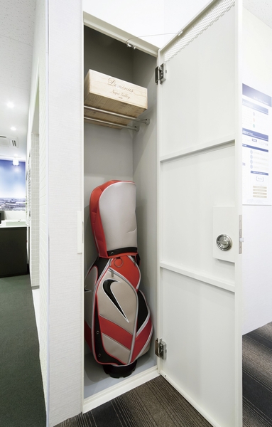 "Trunk room" is installed in all dwelling unit. Storage capacity is charm that can be stored up to a big thing