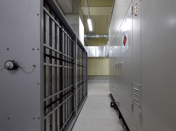 earthquake ・ Disaster-prevention measures.  [3rd Safety (help each other) a power failure during the in-house power generation (72-hour)] By emergency in-house power generation to be running when the shared power is a power failure, Elevator, Ensuring the start-up of the water supply pump. (Same specifications)