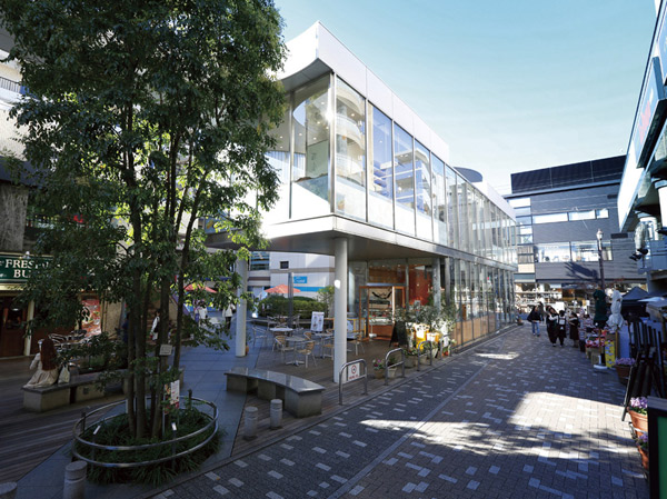 Surrounding environment. Sengawa Station park (about 360m / A 5-minute walk)